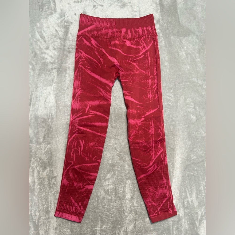Lululemon Ebb To Street Tight Women’s 8 Red Wash Seamless